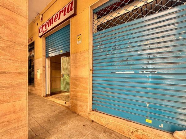 negozio in affitto a Napoli in zona Camaldoli