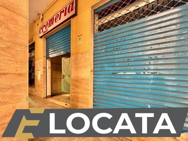 negozio in affitto a Napoli in zona Vomero