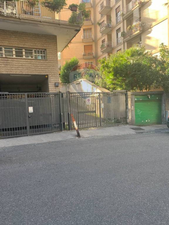 locale di sgombero in affitto a Napoli in zona Vomero