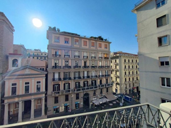 appartamento in affitto a Napoli in zona Chiaia