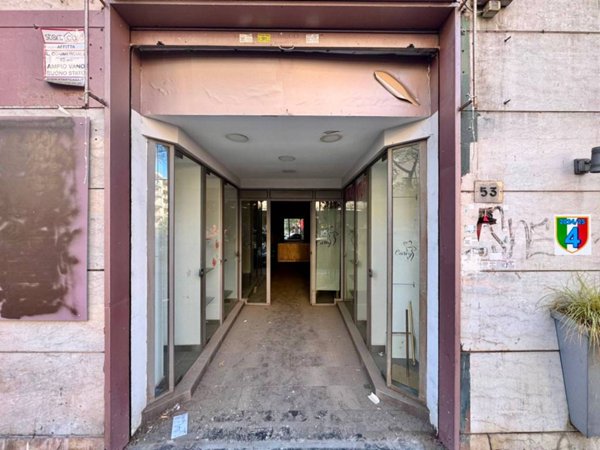 negozio in affitto a Napoli in zona Capodimonte / Colli Aminei