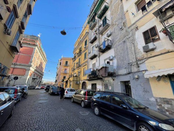 monolocale in affitto a Napoli