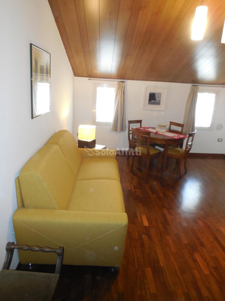 attico in affitto a Napoli in zona San Ferdinando