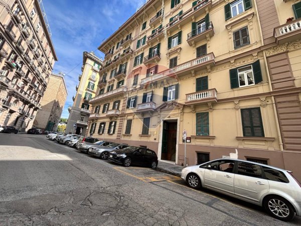 appartamento in affitto a Napoli in zona Chiaia