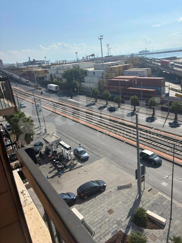 ufficio in affitto a Napoli in zona Porto