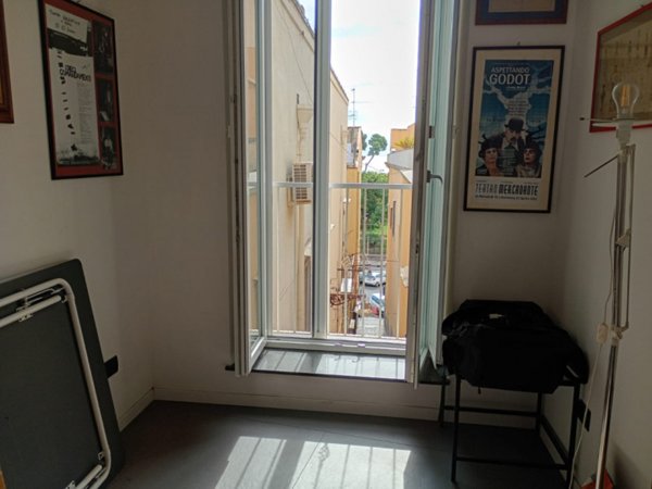 appartamento in affitto a Napoli in zona Chiaia