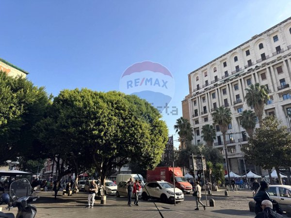 locale commerciale in affitto a Napoli