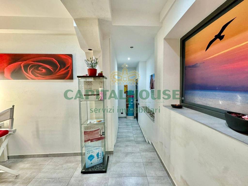 negozio in affitto a Napoli in zona Fuorigrotta