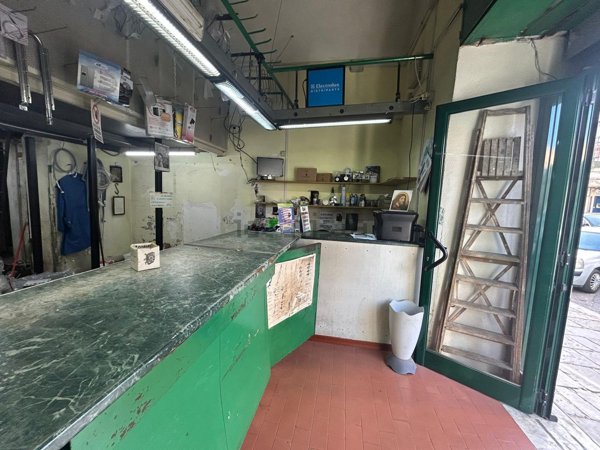 locale commerciale in affitto a Napoli in zona San Lorenzo