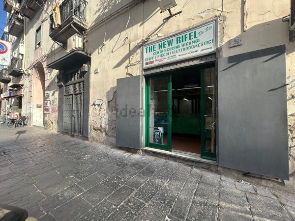 locale commerciale in affitto a Napoli in zona San Lorenzo