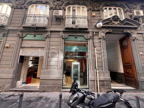 negozio in affitto a Napoli