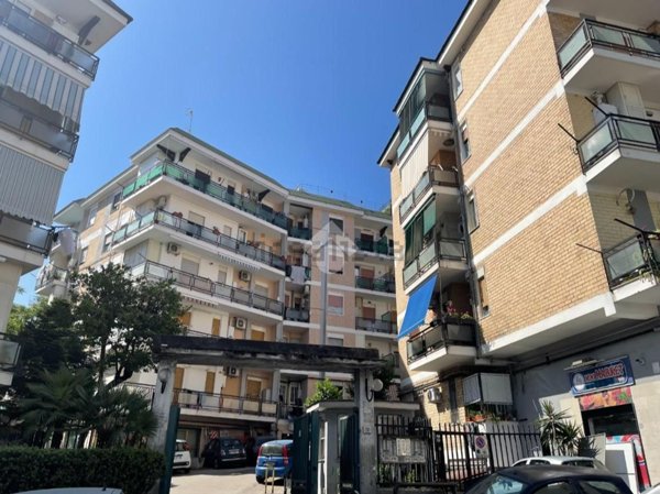 appartamento in affitto a Napoli in zona San Carlo all'Arena