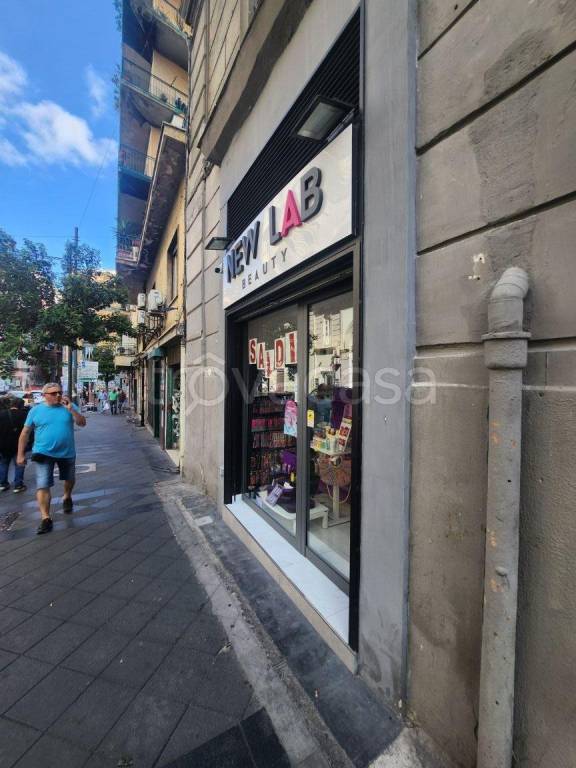 negozio in affitto a Napoli in zona Pendino / San Giuseppe