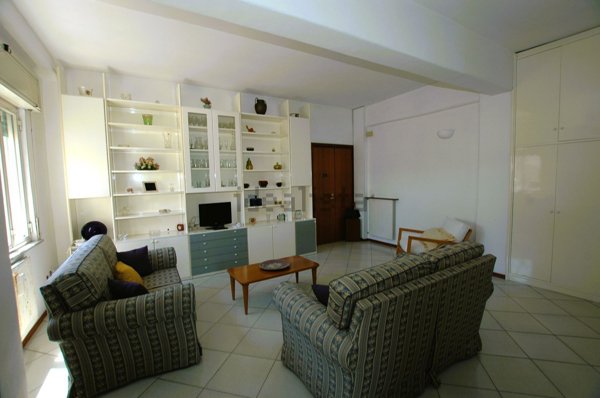 appartamento in affitto a Napoli in zona San Carlo all'Arena