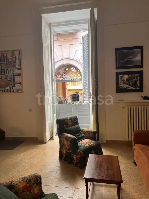 appartamento in affitto a Napoli in zona Chiaia