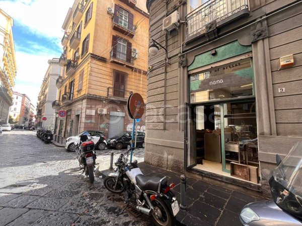 negozio in affitto a Napoli