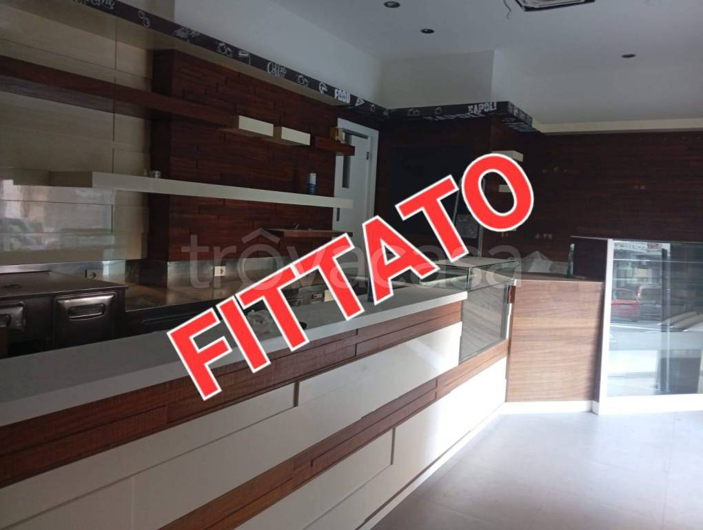 negozio in affitto a Napoli in zona Soccavo