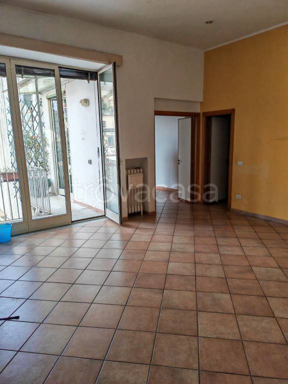 appartamento in affitto a Napoli in zona Chiaia