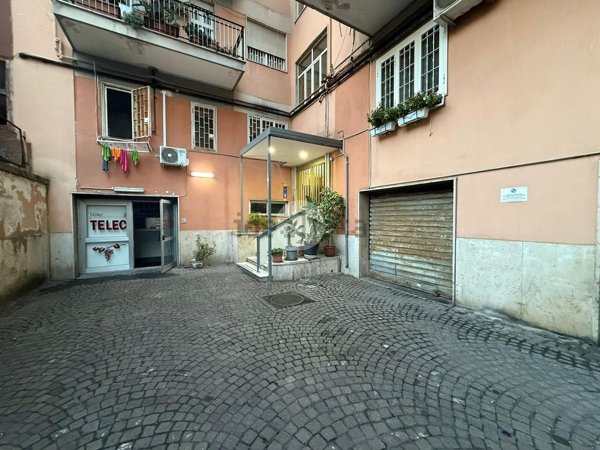 locale commerciale in affitto a Napoli in zona Fuorigrotta