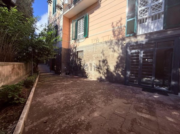 appartamento in affitto a Napoli in zona San Carlo all'Arena