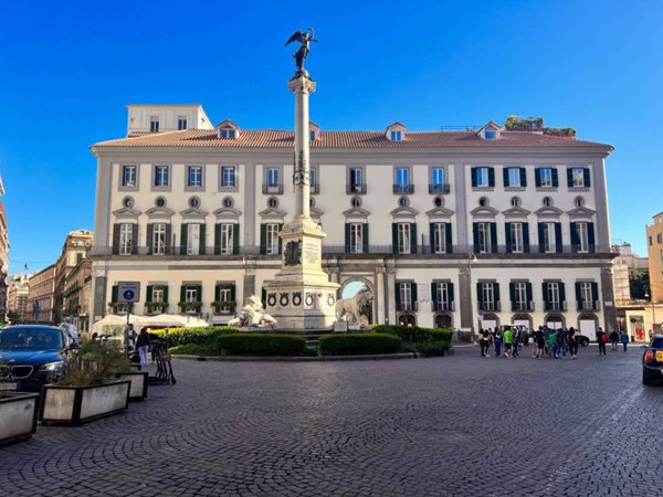appartamento in affitto a Napoli in zona Chiaia