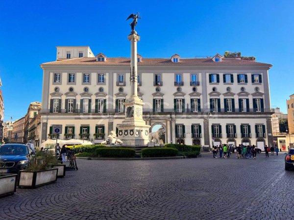 appartamento in affitto a Napoli in zona Chiaia