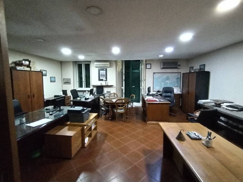 ufficio in affitto a Napoli in zona San Ferdinando