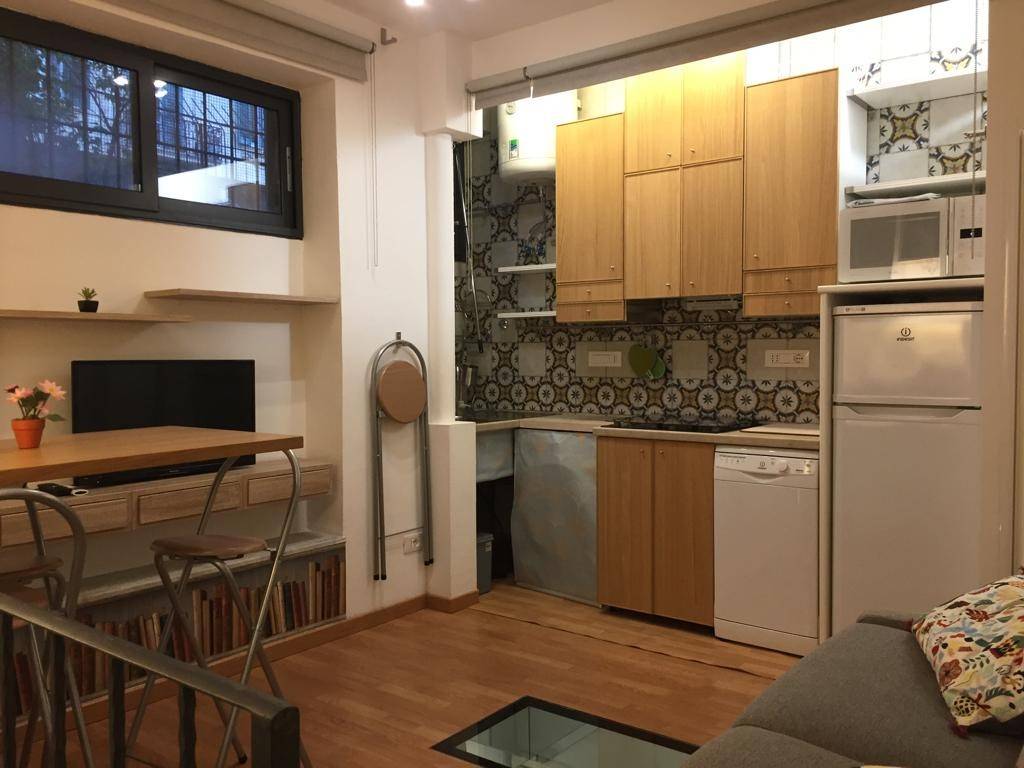 appartamento in affitto a Napoli in zona Chiaia