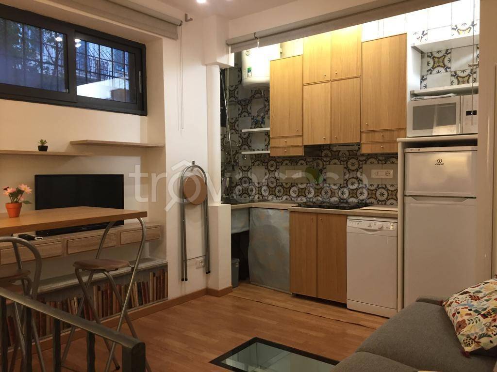 appartamento in affitto a Napoli in zona Chiaia