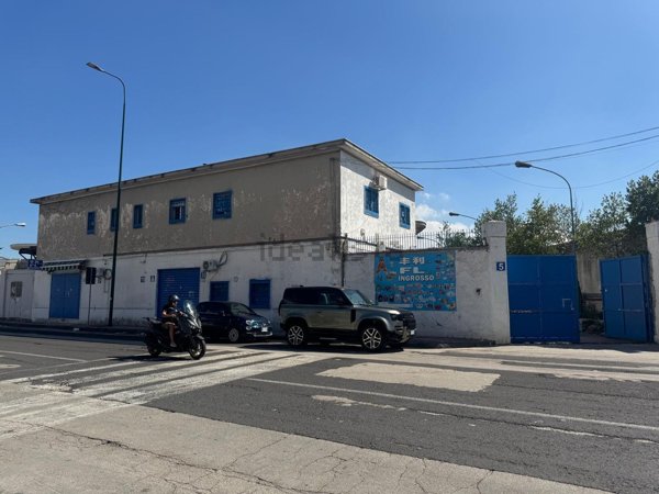 ufficio in affitto a Napoli in zona Zona Industriale-Ferrovia