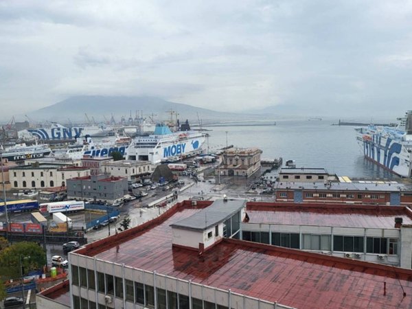 ufficio in affitto a Napoli