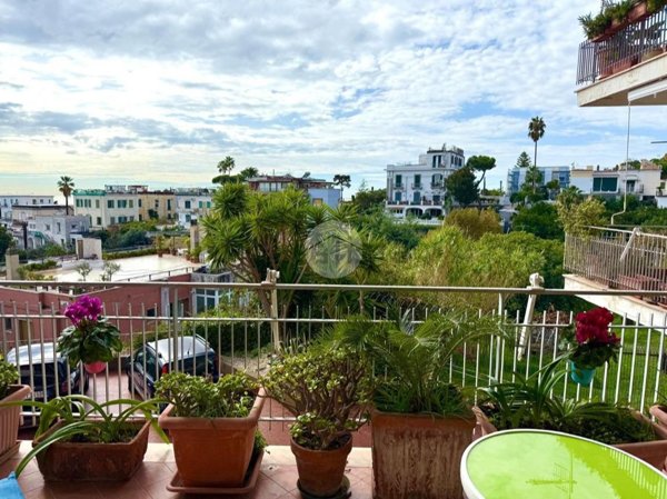 appartamento in affitto a Napoli in zona Posillipo