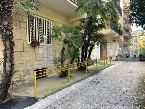 ufficio in affitto a Napoli in zona Arenella