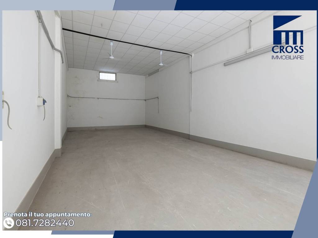 negozio in affitto a Napoli in zona Bagnoli