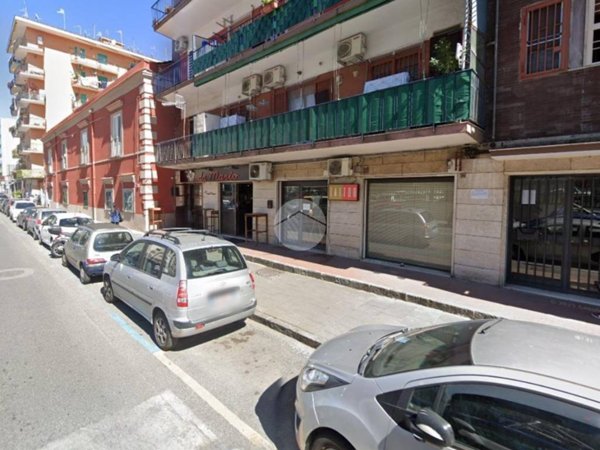 negozio in affitto a Napoli in zona Fuorigrotta