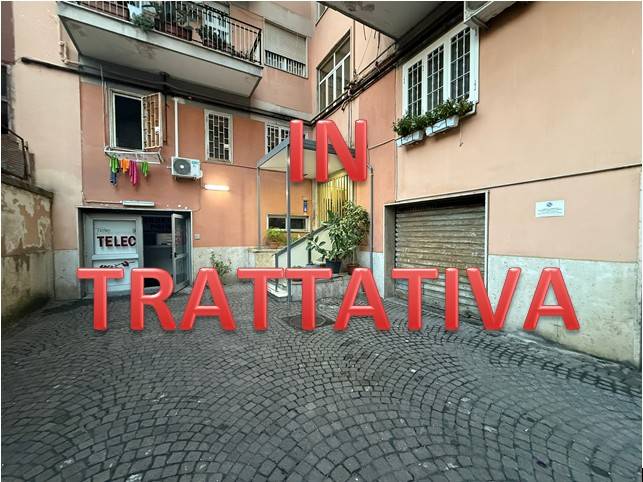 negozio in affitto a Napoli in zona Fuorigrotta