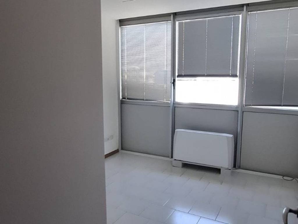 ufficio in affitto a Napoli in zona Poggioreale