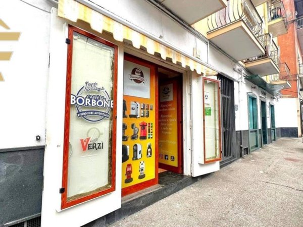 negozio in affitto a Napoli in zona Piscinola