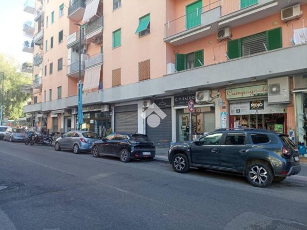 negozio in affitto a Napoli in zona Bagnoli