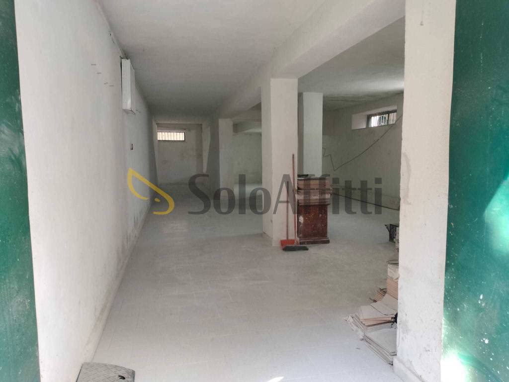 locale di sgombero in affitto a Napoli in zona Camaldoli