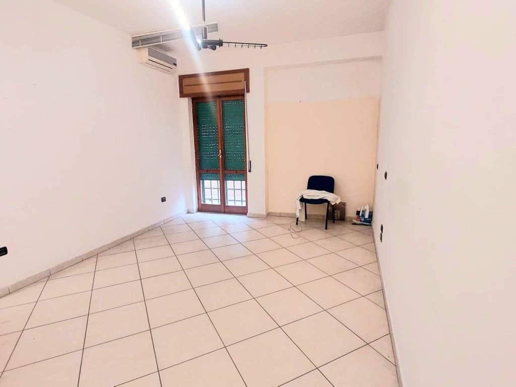 ufficio in affitto a Napoli in zona Fuorigrotta