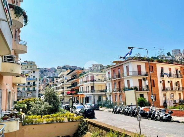 appartamento in affitto a Napoli in zona Chiaia