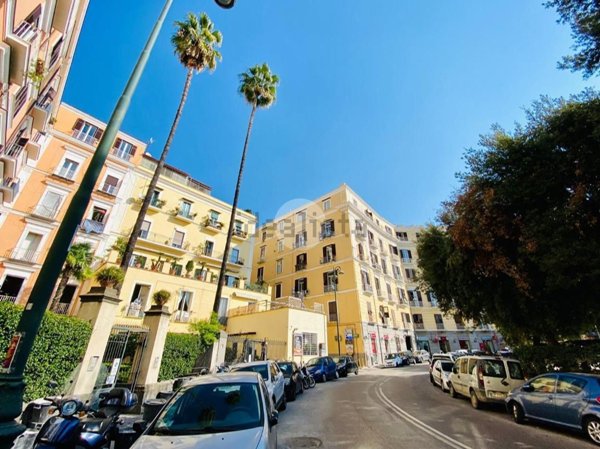appartamento in affitto a Napoli in zona Chiaia