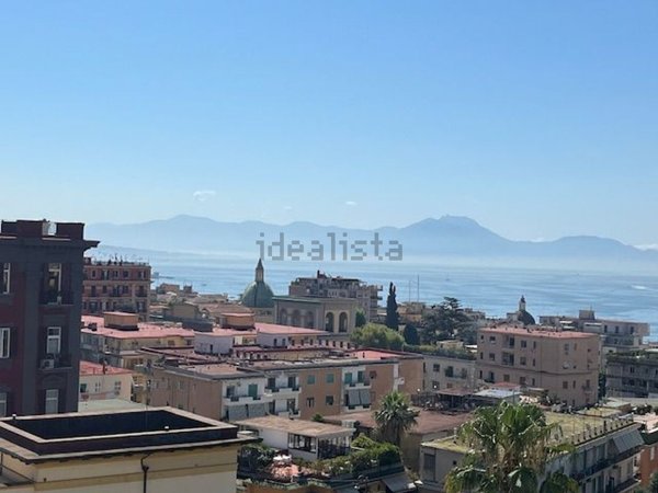 appartamento in affitto a Napoli in zona Chiaia
