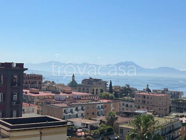 appartamento in affitto a Napoli in zona Chiaia