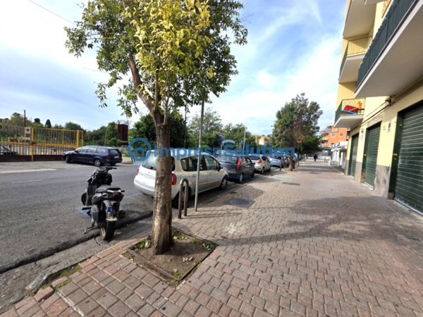 locale commerciale in affitto a Napoli in zona Soccavo