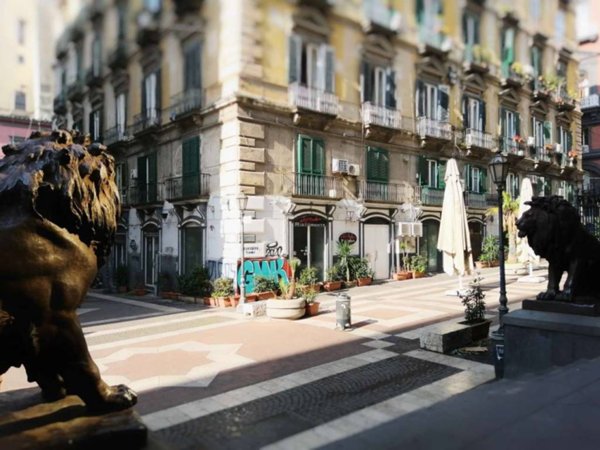 negozio in affitto a Napoli