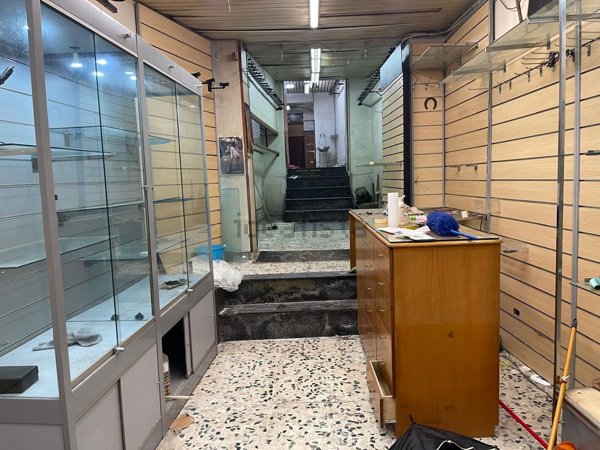 locale commerciale in affitto a Napoli