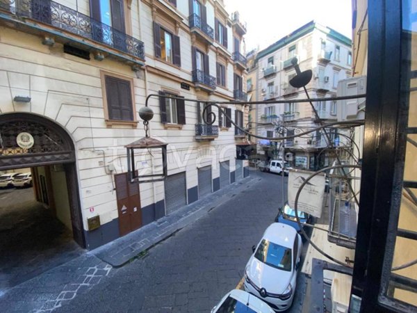 negozio in affitto a Napoli in zona Porto