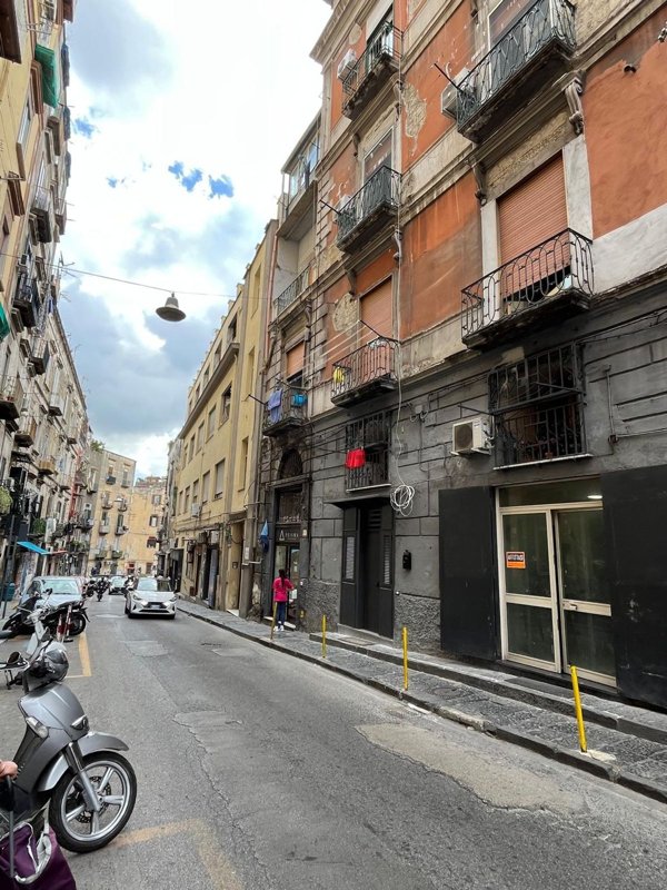 locale commerciale in affitto a Napoli